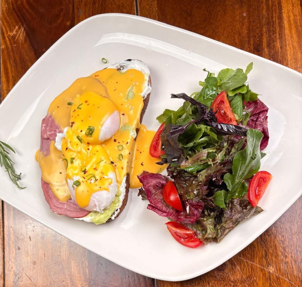 BR 08 Eggs Benedict / Füme Hindi Etli