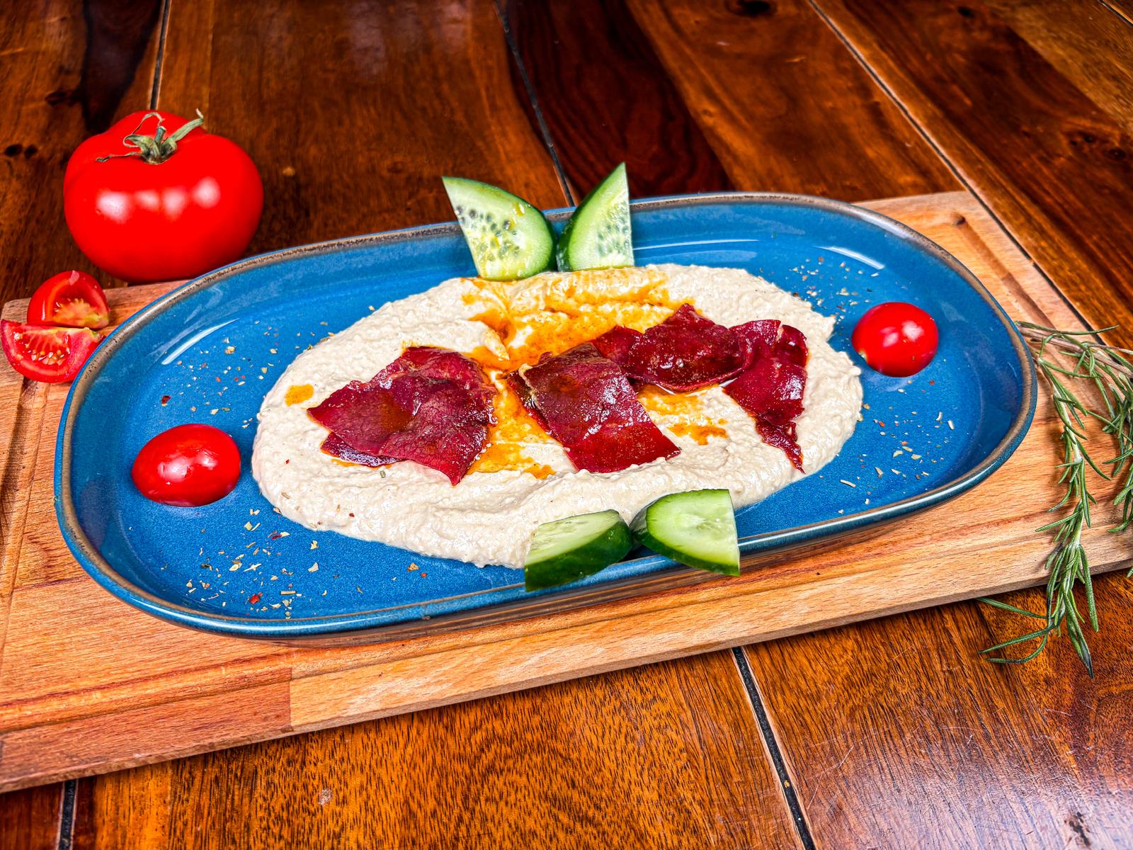 HS 10 Hummus & Pastrami
